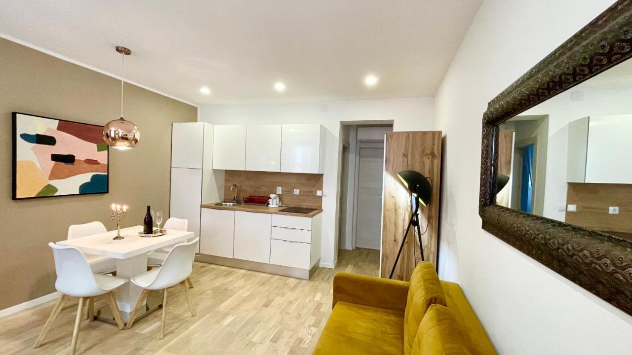 Hedone Luxury 3 Apartments With Free Parking プーラ エクステリア 写真