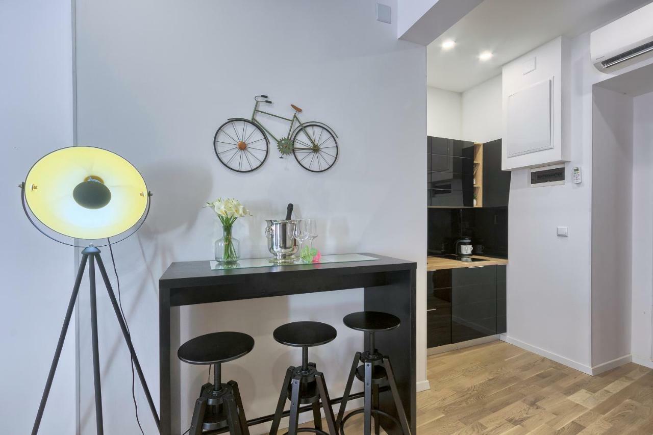 Hedone Luxury 3 Apartments With Free Parking プーラ エクステリア 写真