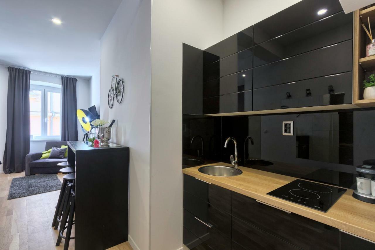 Hedone Luxury 3 Apartments With Free Parking プーラ エクステリア 写真